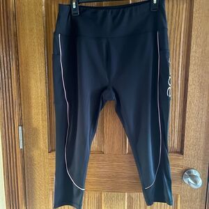 Womens 1X Bebe Black Yoga Capris
